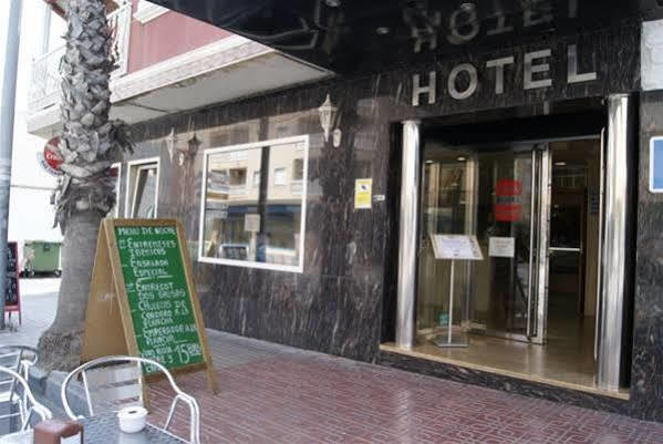Hotel Juan Carlos تورّيفيِخا المظهر الخارجي الصورة